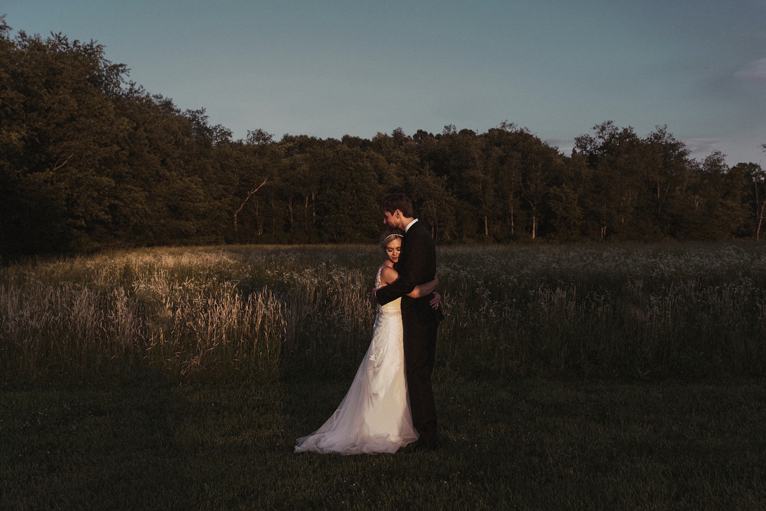 bride and groom, boho bride, portraits, sunset portraits